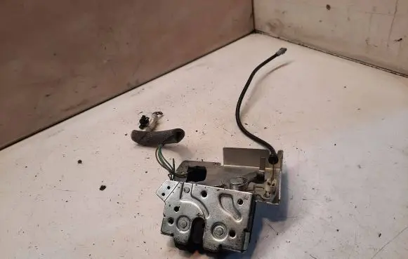 Ford Mondeo Mk III Tailgate/trunk/boot lock/catch/latch S1XNA 2S71 43102AB
