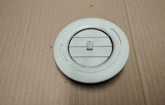 Chrysler Voyager Air vent grill in roof 