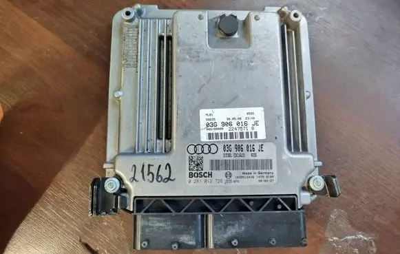 Audi A4 S4 B8 8K Engine control unit/module 03G906016JE 0281012726