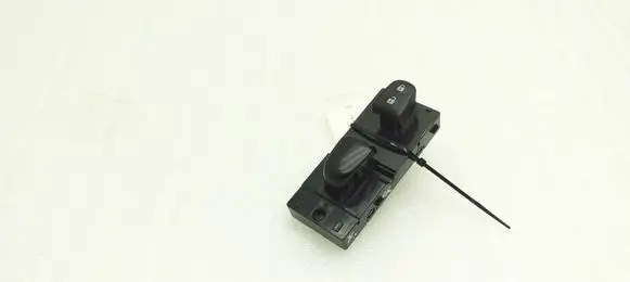 Nissan Pulsar Electric window control switch
