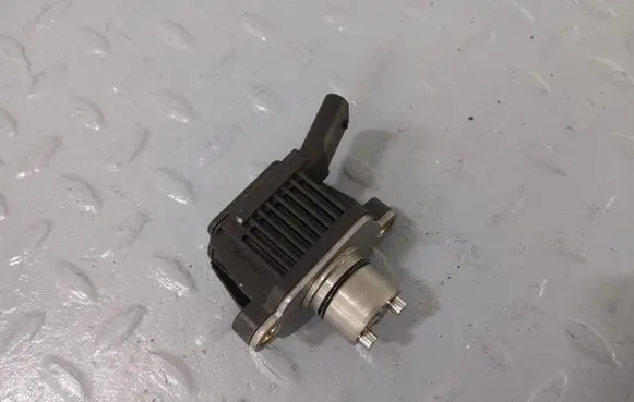 Skoda Kamiq Camshaft vanos timing valve 04E906048C
