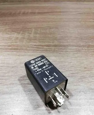 Volkswagen Golf III Other relay 898880000