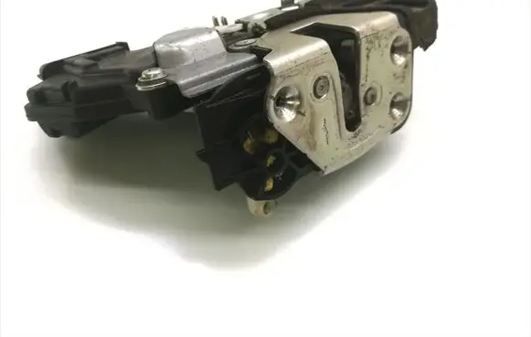 Mazda 5 Front door lock