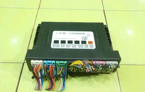 Opel Astra J Central body control module 13589056