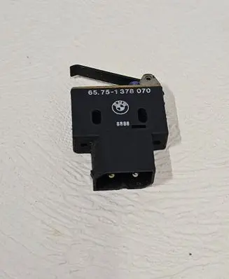 BMW 3 E30 Brake pedal sensor switch 1378070