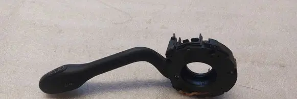 Volkswagen PASSAT B4 Indicator stalk QB91