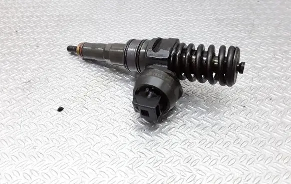Audi A3 S3 A3 Sportback 8P Fuel injector 038130073BN