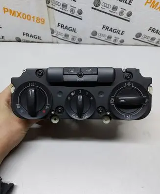 Volkswagen PASSAT B6 Climate control unit 3C1820045A