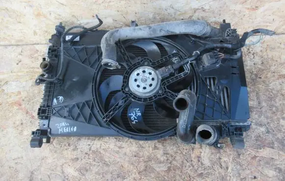 Opel Meriva B Coolant radiator