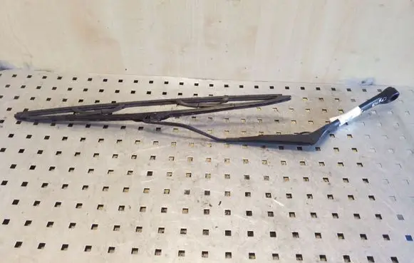 Windshield/front glass wiper blade