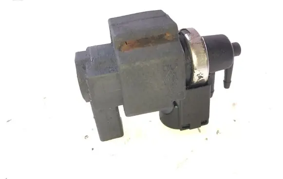 Audi A8 S8 D3 4E Turbo solenoid valve 059906628A