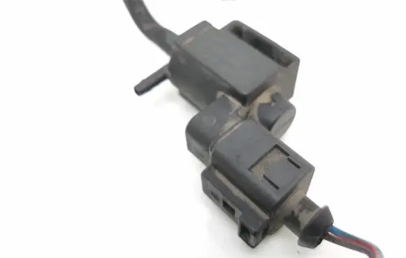 Volkswagen Golf Plus Turbo solenoid valve 037906283C 05T291 72288000