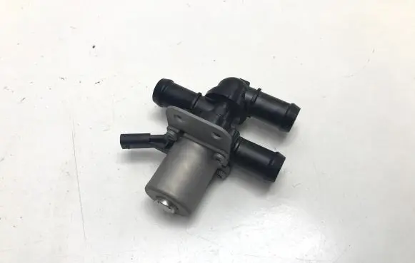 Volvo XC40 Coolant heater control valve 31684222