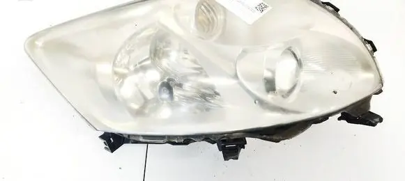Toyota Auris 150 Headlight/headlamp 8111002470