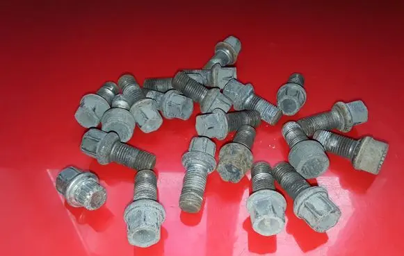 Seat Exeo (3R) Nuts/bolts NOCODE