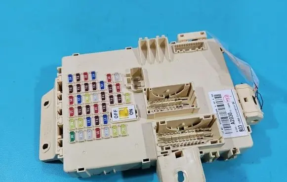 KIA Ceed Fuse box set 91950A2030 IMPRK1582883