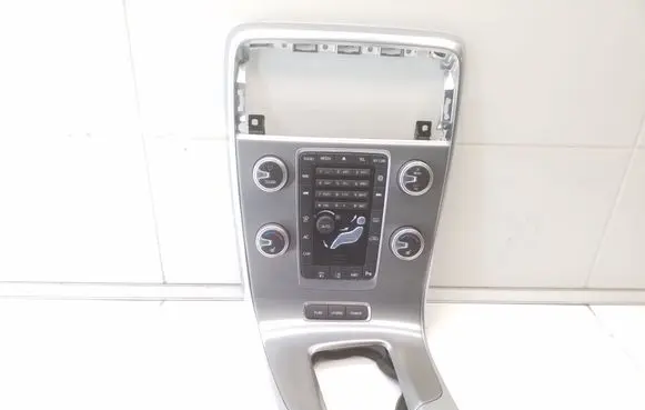 Volvo V60 Head unit multimedia control 