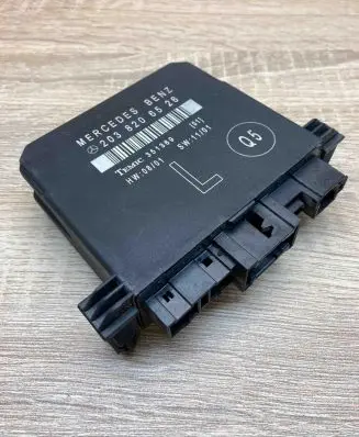 Mercedes-Benz C W203 Door control unit/module 2038206526 351369