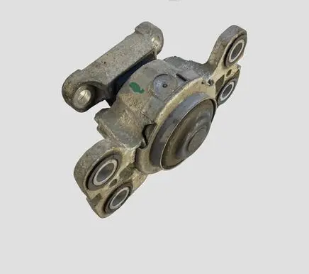 Volvo S60 Engine mount bracket
