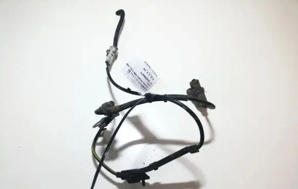 Toyota Avensis T250 ABS brake wheel speed sensor 0265006677 89542-02040