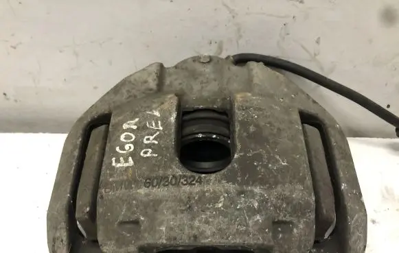 BMW 5 E60 E61 Front brake caliper 6030324