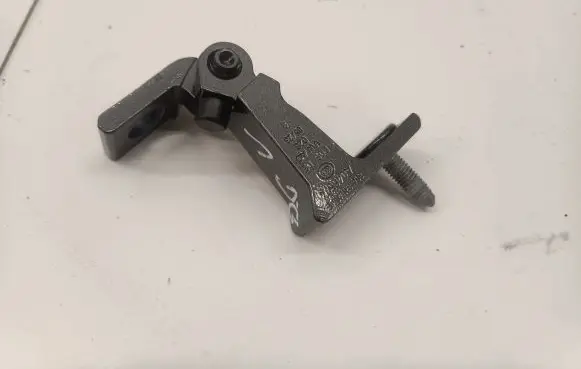 Volkswagen Touareg III Rear door upper hinge