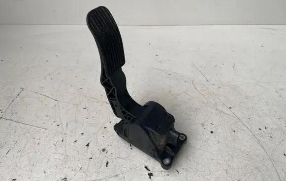 Mercedes-Benz Sprinter W906 Accelerator throttle pedal F00C3E2430