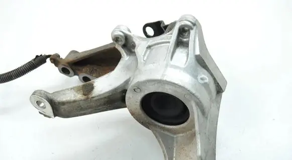 Honda Civic Engine mount bracket 