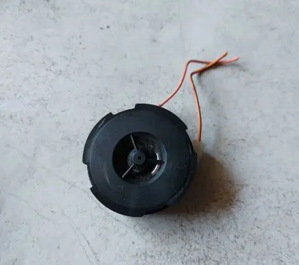 Front door high frequency speaker