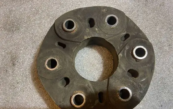 Mercedes-Benz R W251 Rear prop shaft donut coupling/joint 5144110115 A5144110115