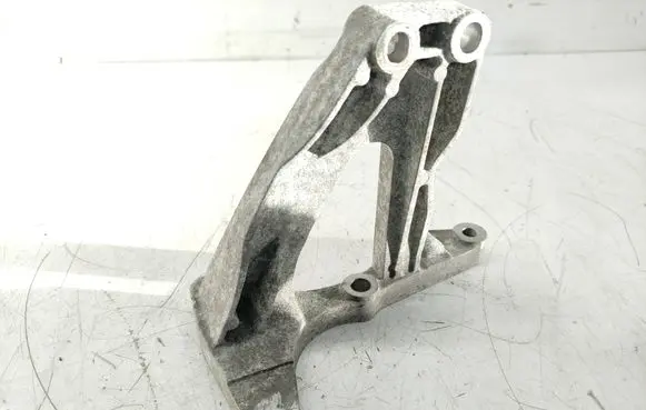 Opel Insignia A A/C compressor mount bracket 55354827