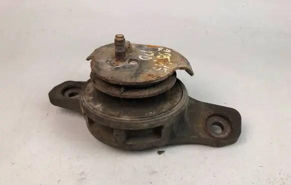 Subaru Outback Engine mount bracket
