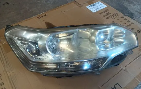 Citroen C5 Headlight/headlamp 9684845280