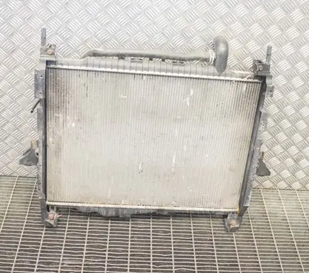 Land Rover Discovery 4 - LR4 Coolant radiator AH328005BA
