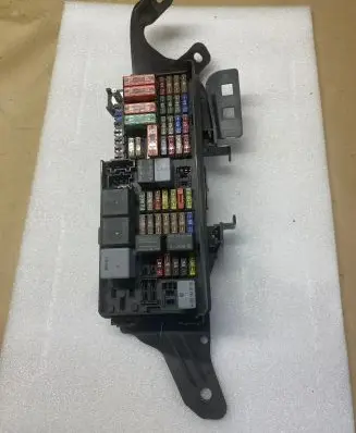 Mercedes-Benz GL X164 Fuse module A1645402372 5W73429