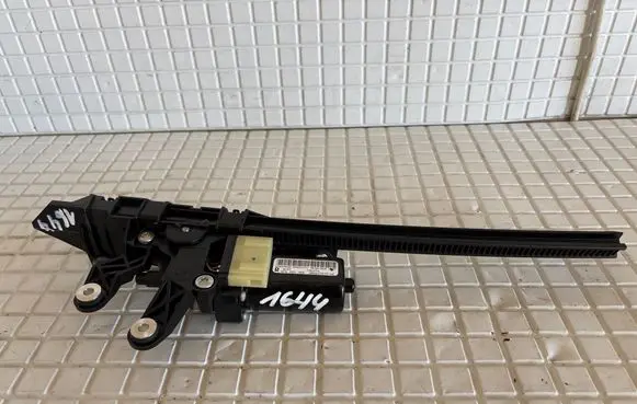 Audi S5 Seat belt adjustment motor 8F0857760 306625899AC