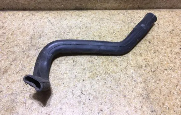 Mercedes-Benz E W124 Breather/breather pipe/hose 