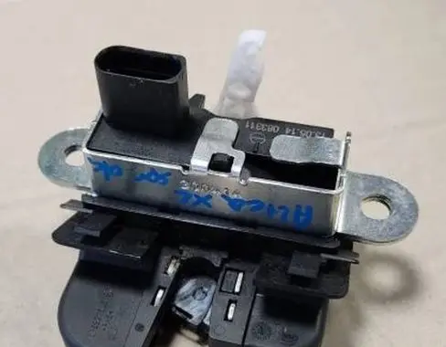 Seat Altea XL Tailgate/trunk/boot lock/catch/latch 5P8827505B NE63716