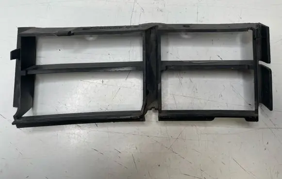 BMW 5 E39 Front bumper lower grill 8235673 511182356739