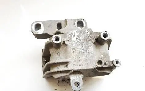 Volkswagen PASSAT B7 Engine mount bracket 1K0199262