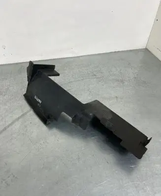Jeep Grand Cherokee Intercooler air guide/duct channel M161098A