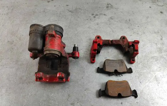 Jaguar F-Pace Rear brake caliper T2H37949