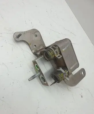 Chevrolet Volt II Oil filter mounting bracket 23298104