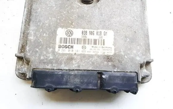 Skoda Octavia Mk1 (1U) Engine control unit/module 038906018gm 0281010181