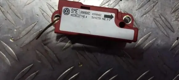 Volkswagen Golf IV Airbag deployment crash/impact sensor 1j0909606d 5wk42350