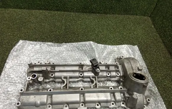 Mercedes-Benz S W222 Rocker cam cover A6420102030 220023A00