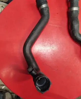 BMW 5 E39 Engine coolant pipe/hose 1705224 11531705224