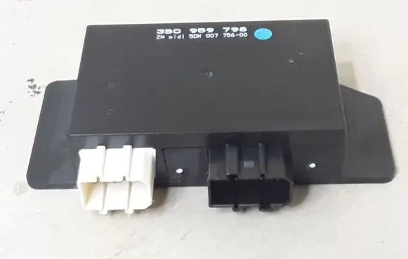 Volkswagen PASSAT B5 Comfort/convenience module 3B0959798