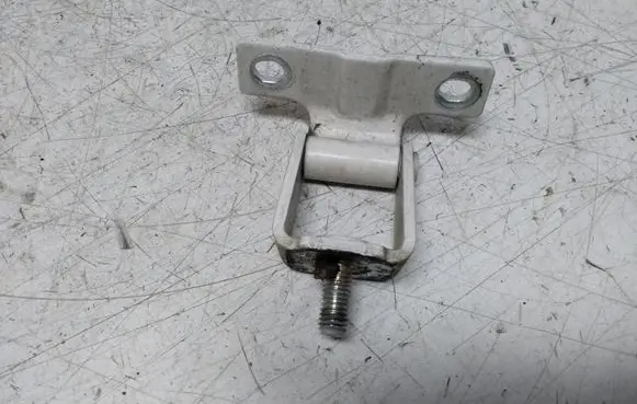Mitsubishi Colt Tailgate/trunk/boot hinge