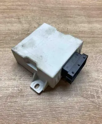 Toyota Avensis T250 Window wiper relay 150696